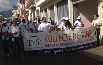 photo de la marche pour le don du sang à l'ile de la réunion