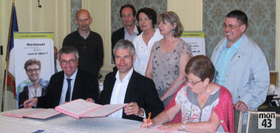 photo de la signature de partenariat entre l'EFS et le Puy-en-Velay