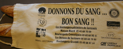 photo du sac à pain au couleur du don du sang