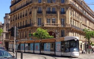 Photo du Tramway de Marseille au couleur du don de sang