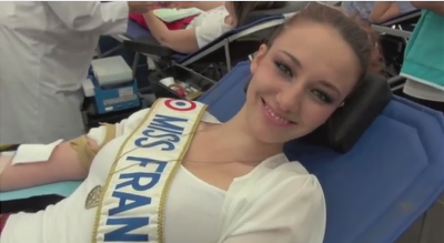 Photo du don de sang de Miss France 2012