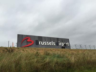 logo Brussels Airport sans les lettres A, B et O pour favoriser le don de sang