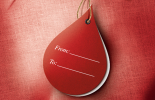 Etiquette pour offrir un don du sang en forme de goutte de sang
